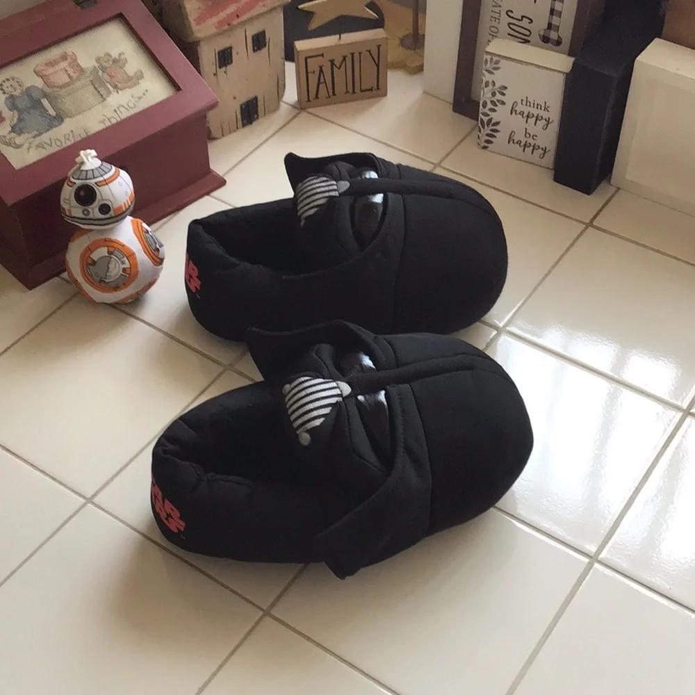 ‘Star Wars’ Darth Vader Comfy Slippers